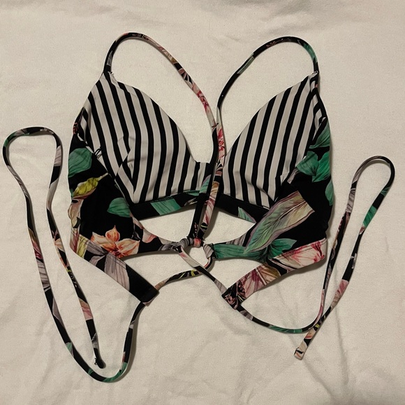 hurley bikini - Picture 2 of 3